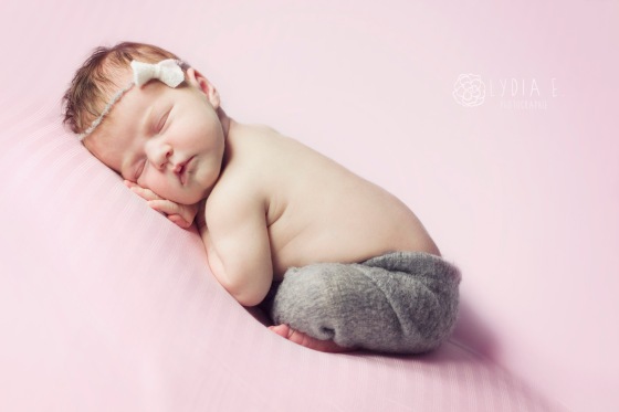 Azalle-Newborn in pink8_BLOG